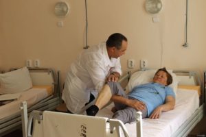 Сколько дней лежат в больнице после инсульта